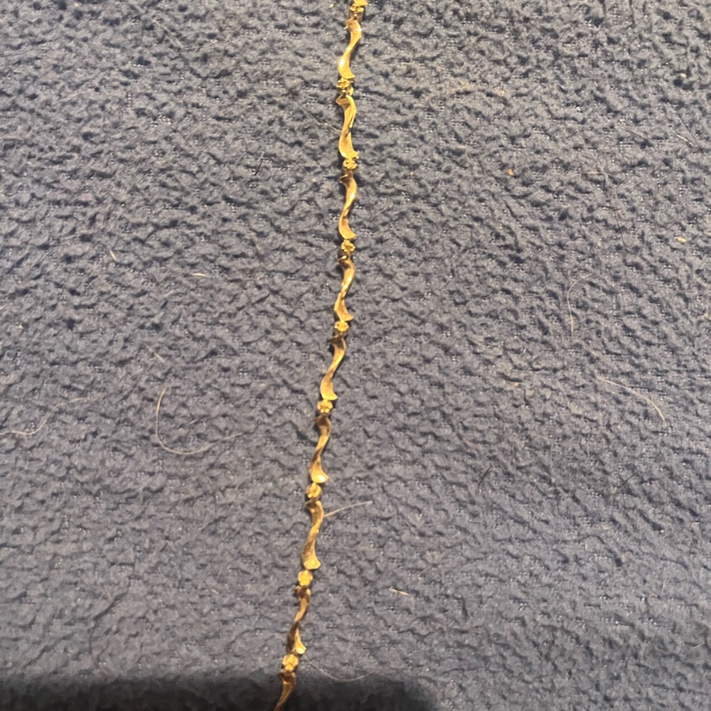 Skinny silver bracelet with small diamonds